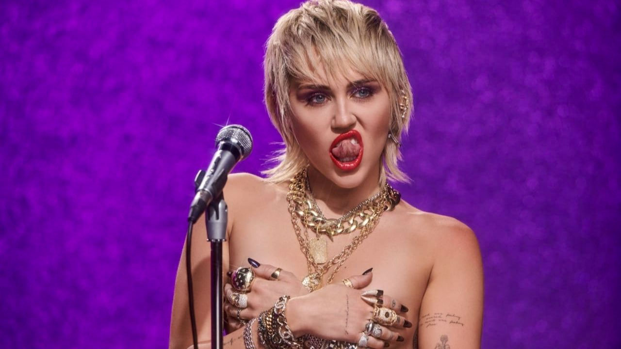 Miley Cyrus As A Shemale - Miley Cyrus Skinny Dips Naked in a Gumball Pit for Self-Directed 'Midnight  Sky' Music Video | Howard Stern